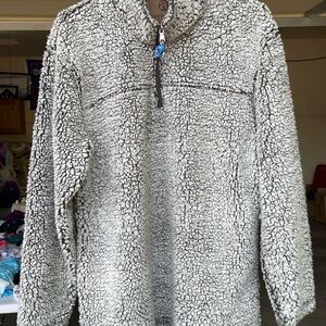 Woman’s fleece pull over